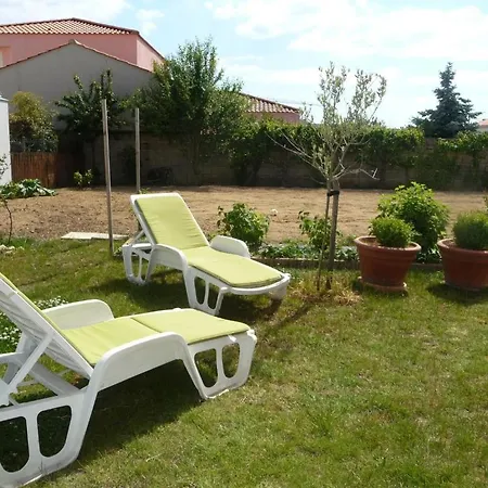 D'hote Fleur De Potager Bed & Breakfast 3*