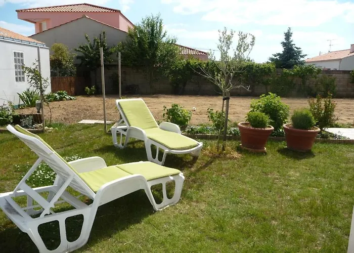 D'hote Fleur De Potager Bed & Breakfast 3*